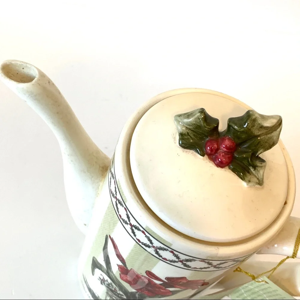 COPY - Vintage MARY HUGHES Christmas Ceramic Teapot